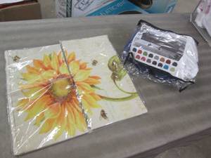 lot 251 image: Chair Furniture Cover, 2 Sunflower ...