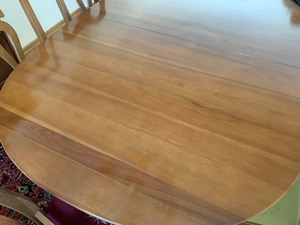 lot 1 image: Gorgeous Cherry Dining Room Table with Six Chairs