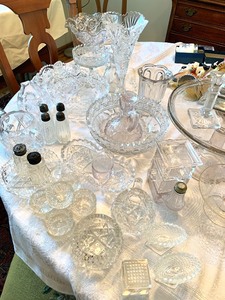 lot 26 image: Cut and Pressed Glass Lot