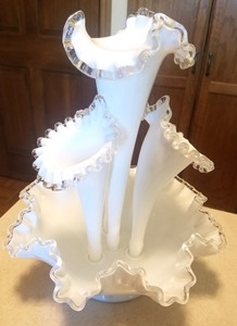 lot 40 image: Epergne Milk Glass