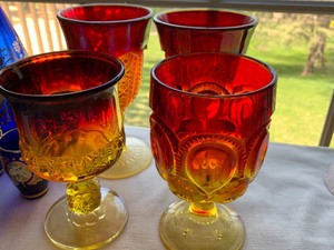 lot 54 image: Lot of Vintage Glassware