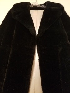 lot 97 image: Vintage Ladies Fur Coats