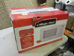 Magic Chef 1.1 cu. ft. Countertop M...