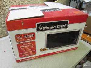Magic Chef 1.1 cu. ft. Countertop M...