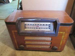 lot 176 image: Philco Vintage Radio Untested