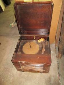 lot 3 image: Vintage Admerial Radio With Turntab...