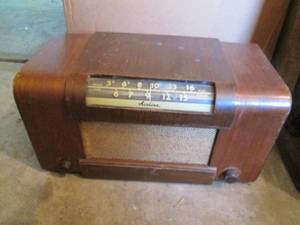 lot 14 image: Montgomery Ward Airline Model # 84K...