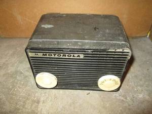lot 17 image: Motorola Antique Radio Model# 56A ...