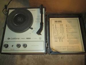 lot 20 image: Califone 1430K Turntable  (1400 Ser...