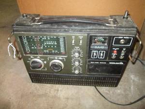 lot 21 image: Worldstar Multi-Band Receiver Model...