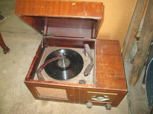 lot 28 image: Vintage Coronado Model# 15RA37-43-9...