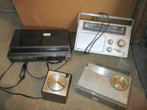 lot 42 image: 3 Vintage Radios See Photos Unte...