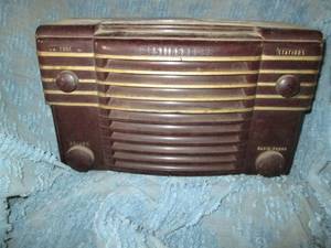 lot 55 image: Westinghouse Vintage Radio Unteste...