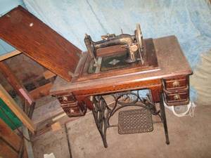 lot 62 image: Antique Ruby Brand Peddle Operated ...