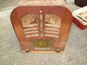 lot 153 image: Filco Vintage Radio See Photos Un...