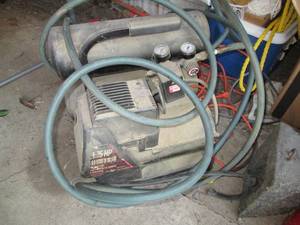 lot 170 image: 1.75 HP 4 Gallon Power Mate Contrac...
