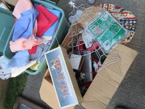 lot 172 image: Crafting Material in Covered Tote &...