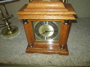 lot 33 image: Westminster & Battery Operated Cloc...