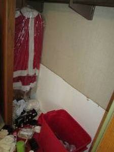 lot 40 image: Full Santa Suit WTons of Accessori...
