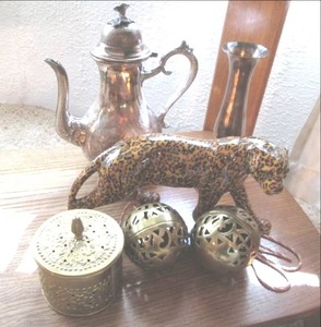 lot 90 image: Leopard Statue & Misc. Brass Dcor...