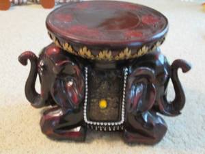 lot 101 image: Wood Decorative Elephant Statue Gr...
