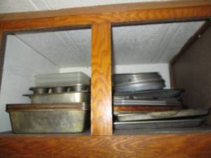 lot 124 image: Huge Baking Lot, Bread & Pie Pans, ...