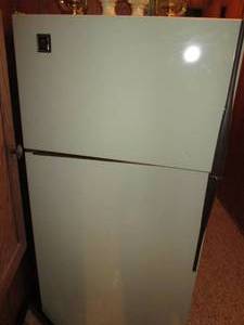 lot 142 image: General Electric Fridge See Photos...