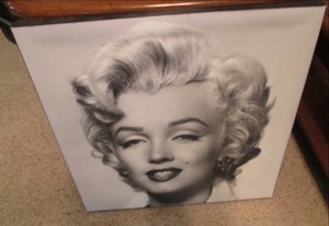 lot 201 image: Canvas Print 19.5 X 19.5 Of Maril...