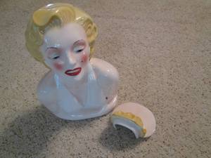 lot 212 image: Collectable Cookie Jar of Marilyn M...