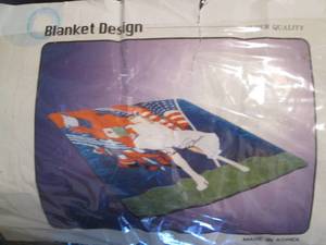 lot 213 image: Marilyn Monroe Fleece Blanket (NIP)...