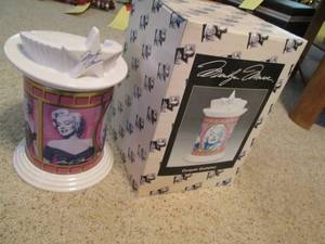 lot 218 image: Marilyn Monroe Ceramic Container (2...