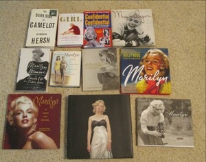 lot 226 image: Marilyn Monroe Collector Books See...