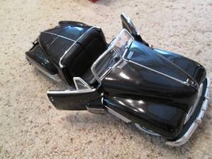 lot 241 image: 1938 Buick See Photos Living Roo...