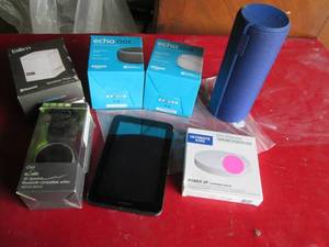 Lot of Speakers & Charging Port Un...