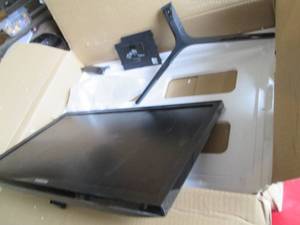 Samsung 32 Monitor Powers On 1-...