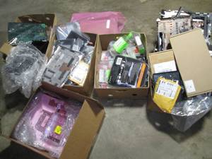 Large Lot of Assorted Laptop Parts ...