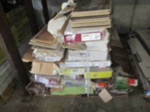 Huge Pallet Lot of Flooring See Ph...