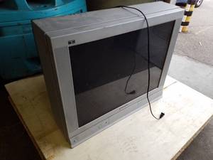 lot 297 image: 2004 Panasonic Color TV