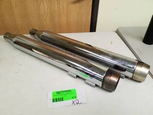 lot 212 image: Lot of (2) 1995-2016 Harley-Davidson Chrome Plated Exhaust Pipes