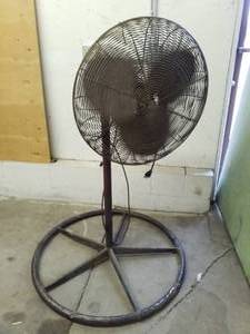 lot 254 image: Industrial Shop Stand Fan