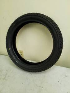 lot 269 image: Dunlop American Elite3 13070R18 Motorcycle Tire