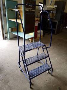 lot 277 image: Louisville Steel Warehouse Ladder 3-step