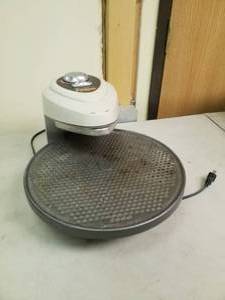 lot 281 image: Presto Pizzazz Pizza Oven