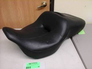 lot 98 image: 2010 Harley-Davidson Touring Seat