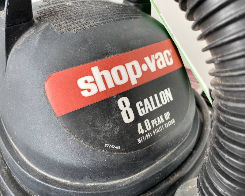 lot 63 image: Shop Vac and accessories for parts