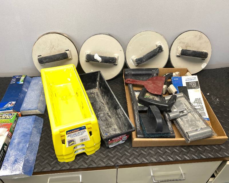 lot 53 image: Lot of Drywall Tools