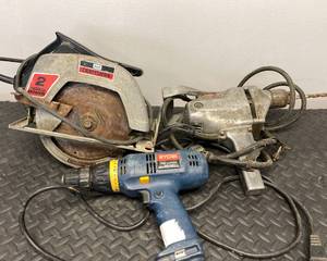 lot 64 image: Drills and Craftsman Saw