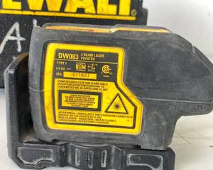 lot 49 image: DeWalt Laser Level with Case