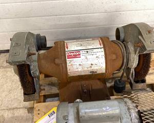 lot 19 image: 10 Bench Grinder