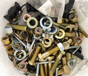 lot 142 image: 43.5 Pound Bucket of Clean Nuts, Bolts & Washers